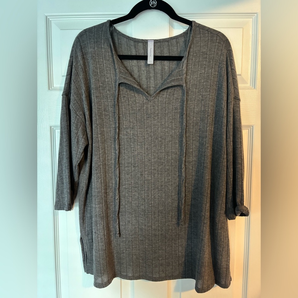 Honeyme Large casual/business casual top with tie at neck 3/4 sleeves grey NWOT